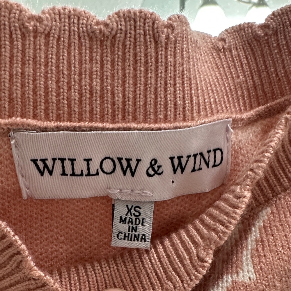 Chic Bow-Patterned Women's Sweater - image 2